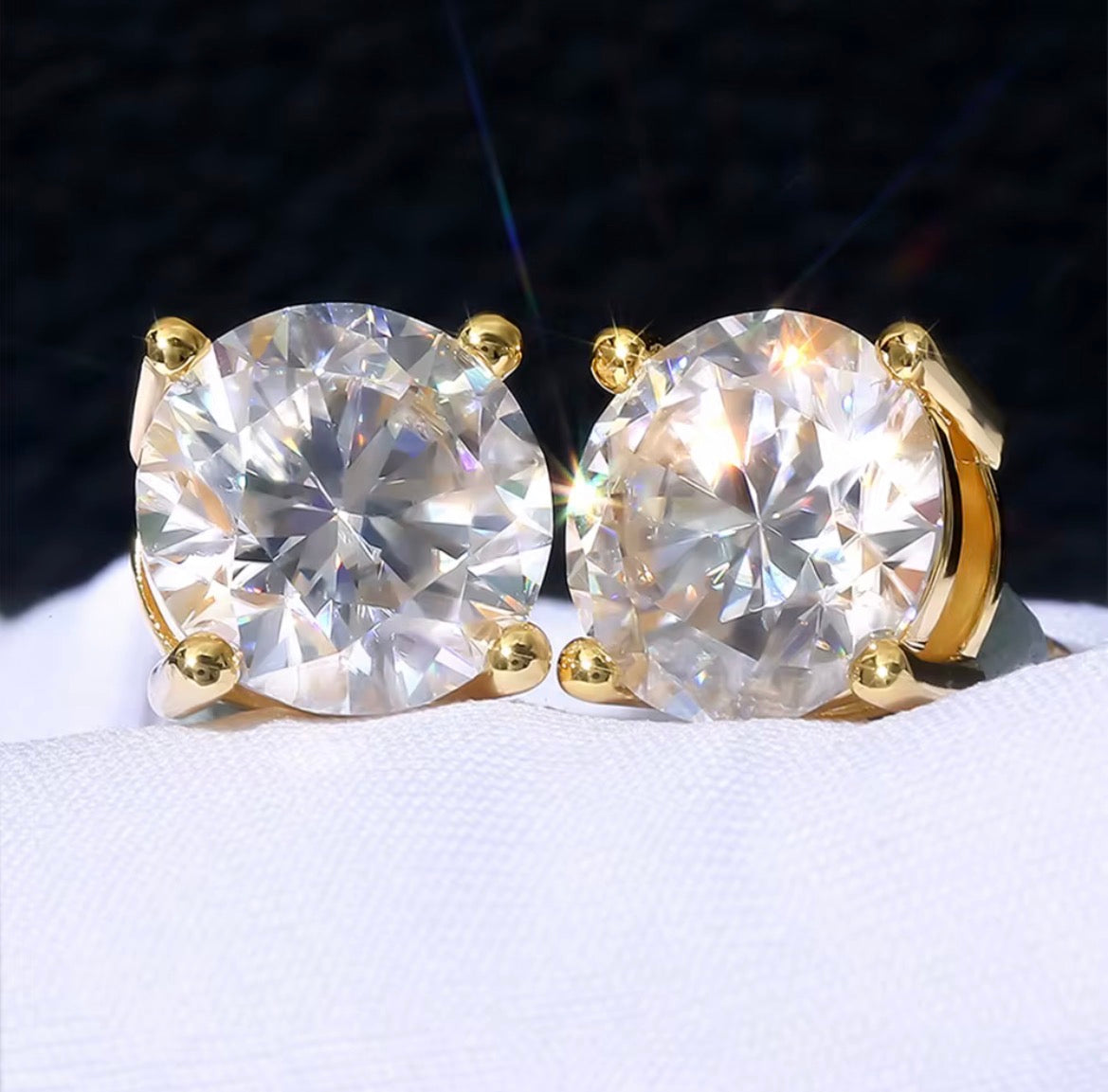 Moissanite Earrings￼
