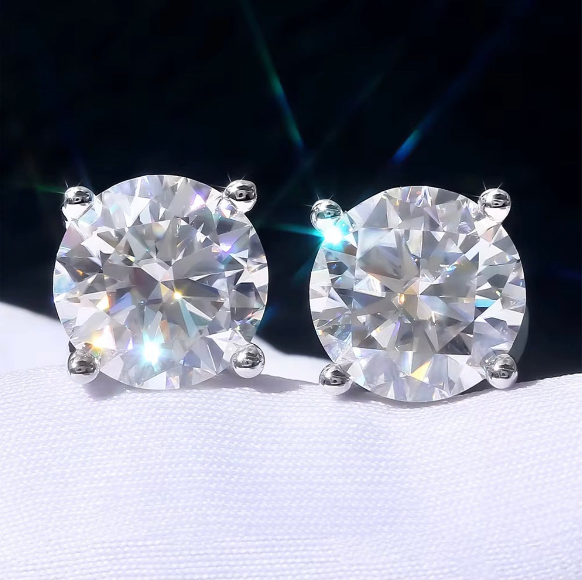 Moissanite Earrings￼